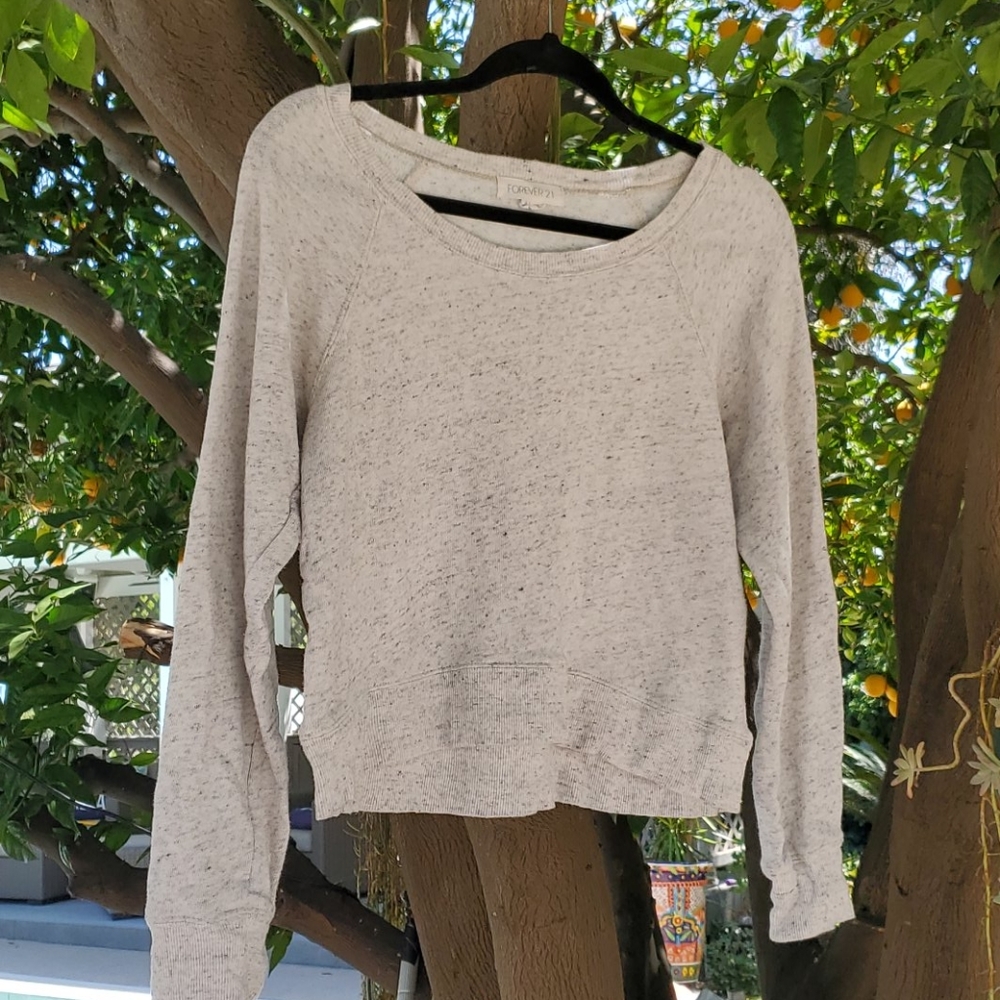 Long sleeve, partly cropped